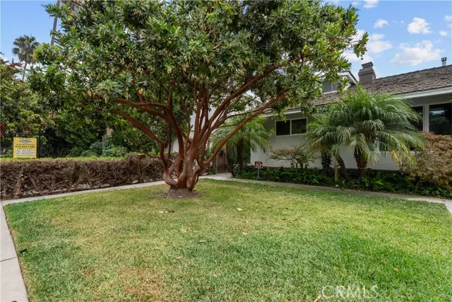 10530 Moorpark Street, Toluca Lake, CA 91602