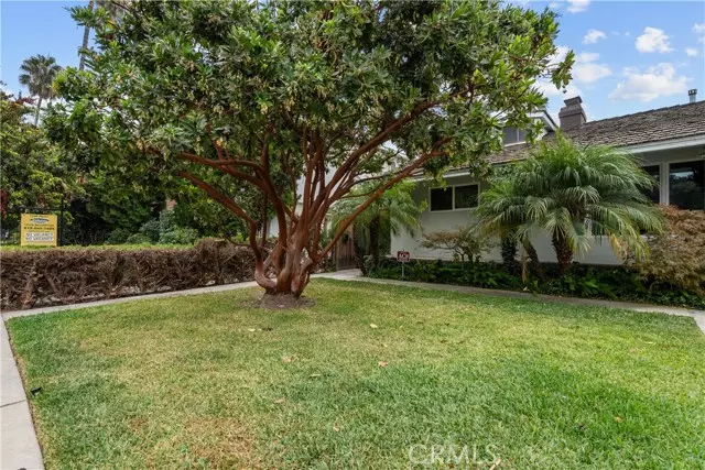 Toluca Lake, CA 91602,10530 Moorpark Street