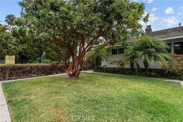 10530 Moorpark Street, Toluca Lake, CA 91602