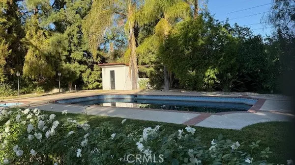 4156 Vicasa Drive, Calabasas, CA 91302