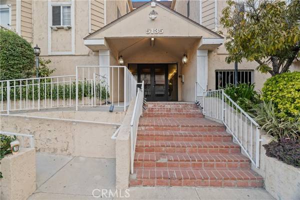 Encino, CA 91316,5135 Zelzah Avenue #201