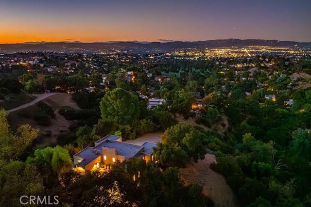 21015 Mulholland Drive, Woodland Hills, CA 91364