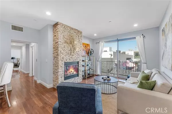 4550 Coldwater Canyon Avenue #303, Studio City, CA 91604