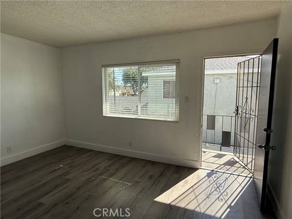 2461 Linden Avenue #5, Long Beach, CA 90806