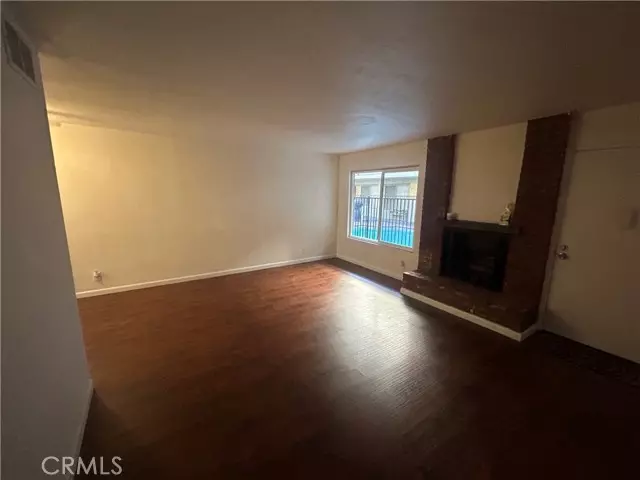 21219 Roscoe Boulevard #112, Canoga Park, CA 91304