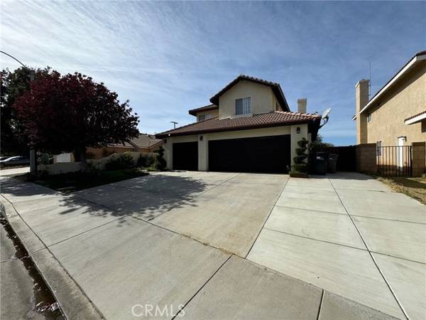 43939 Glenraven Road, Lancaster, CA 93535