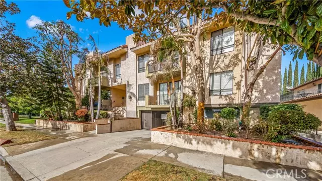 14247 Riverside Drive #203, Sherman Oaks, CA 91423