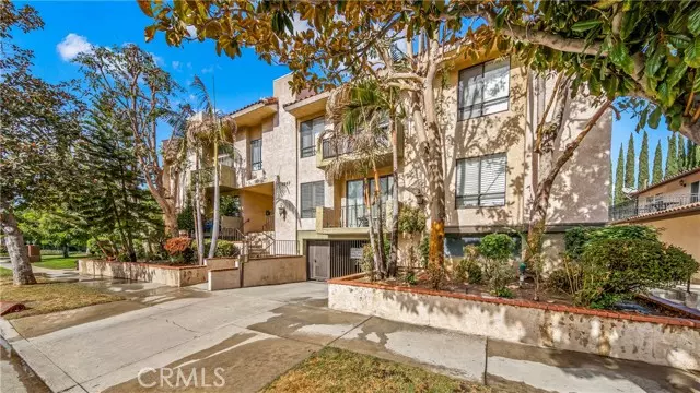 Sherman Oaks, CA 91423,14247 Riverside Drive #203