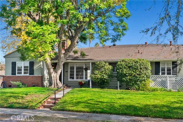 4454 Bakman Avenue, North Hollywood, CA 91602