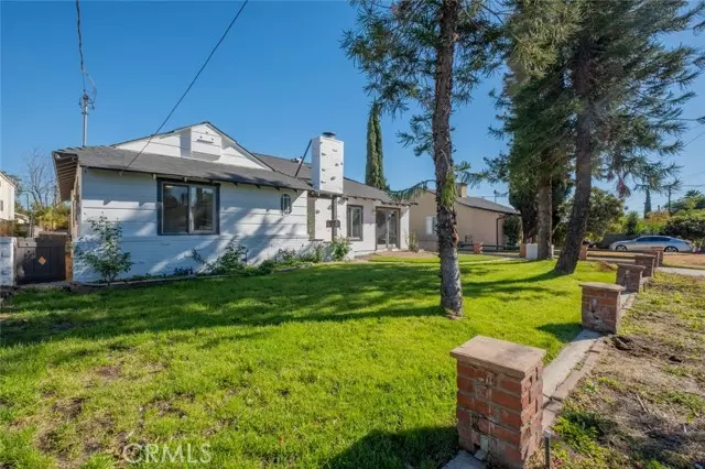 6628 Gentry Avenue, North Hollywood, CA 91606