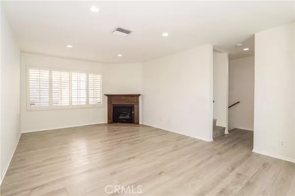 7658 Topanga Canyon Boulevard #101, Canoga Park, CA 91304