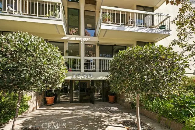 1230 N Sweetzer Avenue #213, West Hollywood, CA 90069