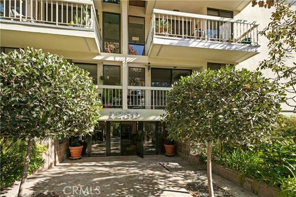 1230 N Sweetzer Avenue #213, West Hollywood, CA 90069