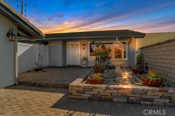 1657 Texas Circle, Costa Mesa, CA 92626