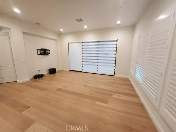 Porter Ranch, CA 91326,20717 Pine Cone Circle