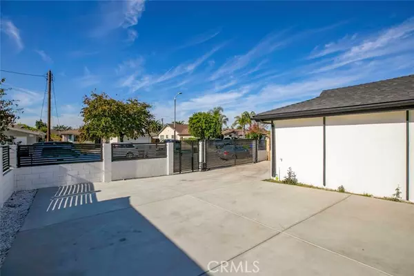 North Hollywood, CA 91605,8006 Ben Avenue