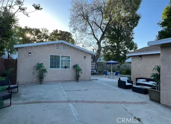 7327 Loma Verde Avenue, Canoga Park, CA 91303