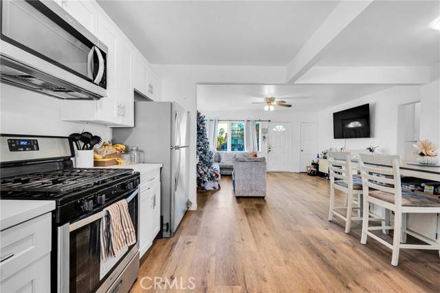 22137 Gault Street, Canoga Park, CA 91303
