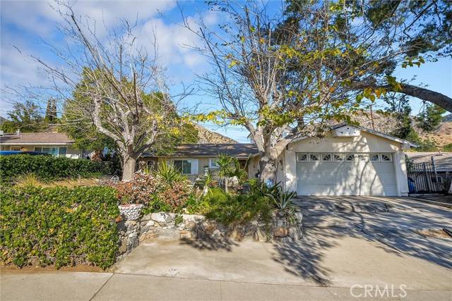 13700 Marchant Avenue, Sylmar, CA 91342