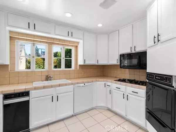 Studio City, CA 91604,12030 VIEWCREST