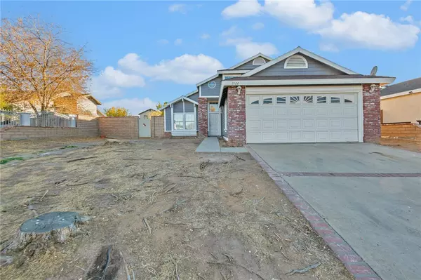 2120 Moonlight Court, Palmdale, CA 93550