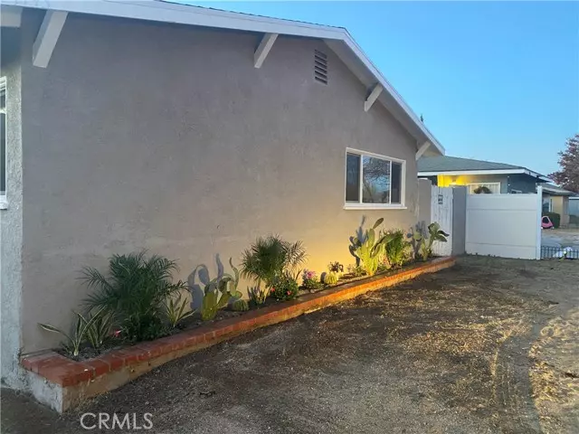 44143 Fig Avenue, Lancaster, CA 93534