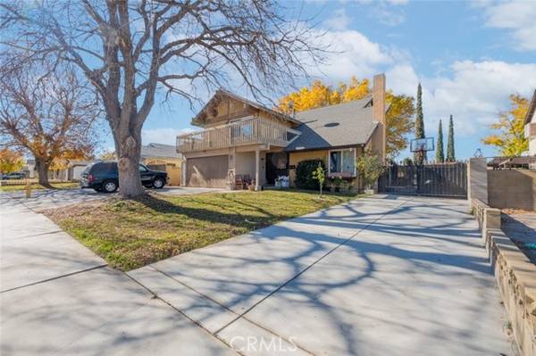 44449 Fenhold Street, Lancaster, CA 93535