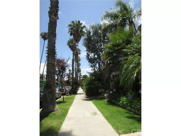 Santa Monica, CA 90403,828 5th Street #10