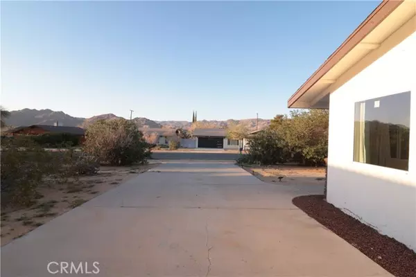 61940 Petunia Drive, Joshua Tree, CA 92252