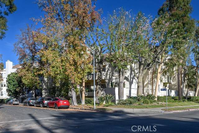 5420 Sylmar Avenue #202, Sherman Oaks, CA 91401