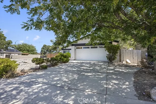 44556 Fenhold, Lancaster, CA 93535