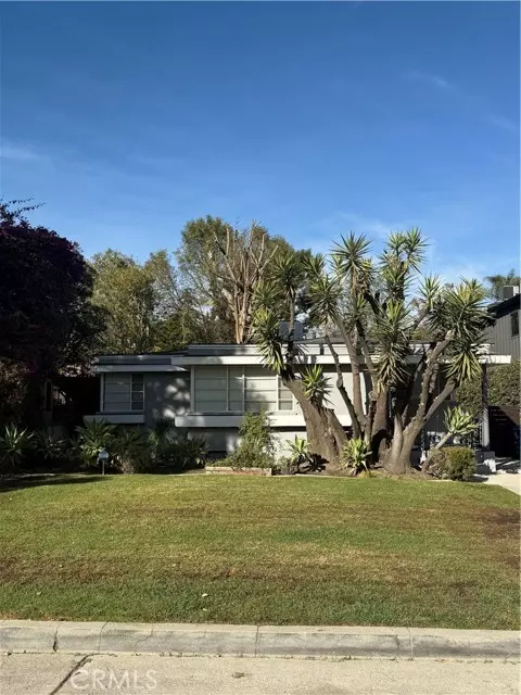 West Toluca Lake, CA 91602,11043 Kling Street