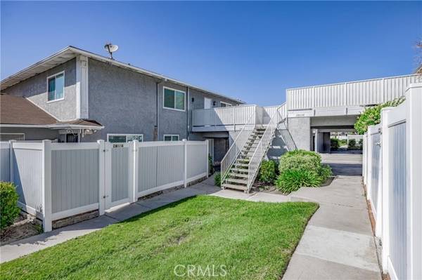 28036 Robin Avenue, Saugus, CA 91350