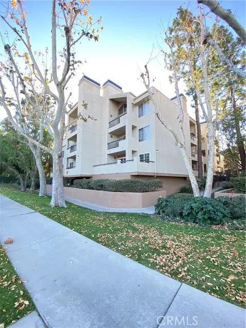 Woodland Hills, CA 91367,5515 Canoga Avenue #115