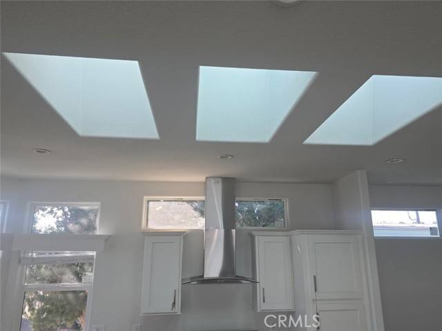 Northridge, CA 91324,3 York