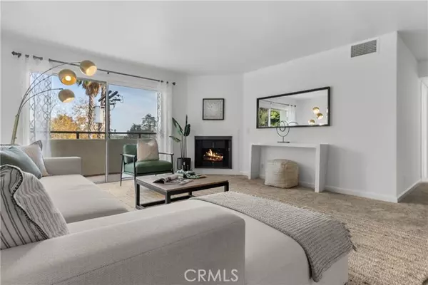 Sherman Oaks, CA 91423,4702 Fulton Avenue #304