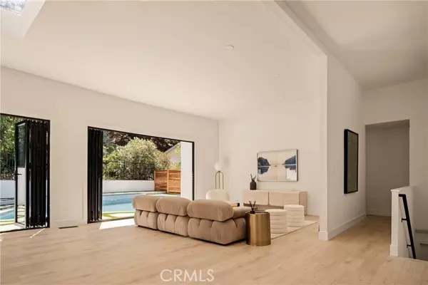 Studio City, CA 91604,3219 Laurel Canyon Boulevard