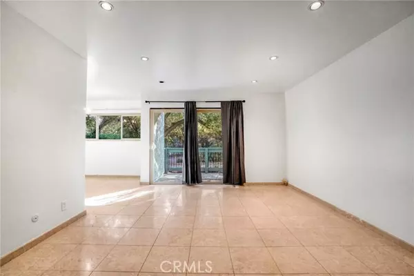 Calabasas, CA 91302,23643 Park Capri #38