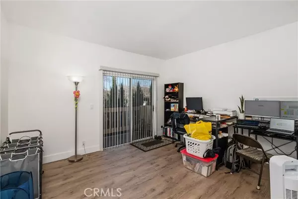 Valley Village, CA 91602,11531 Riverside Drive #209