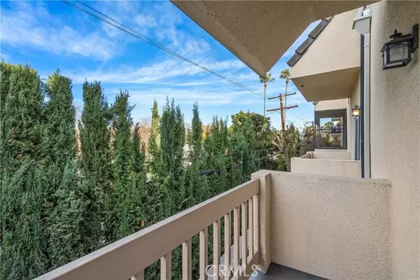 Valley Village, CA 91602,11531 Riverside Drive #209