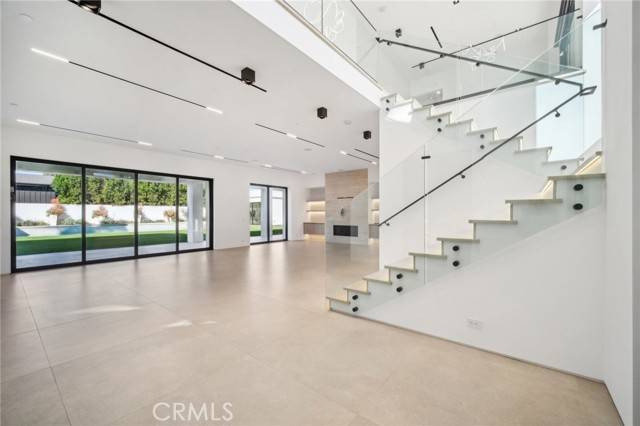 Encino, CA 91316,5321 Oak Park Avenue