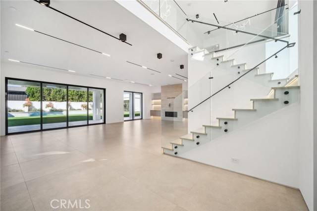 Encino, CA 91316,5321 Oak Park Avenue