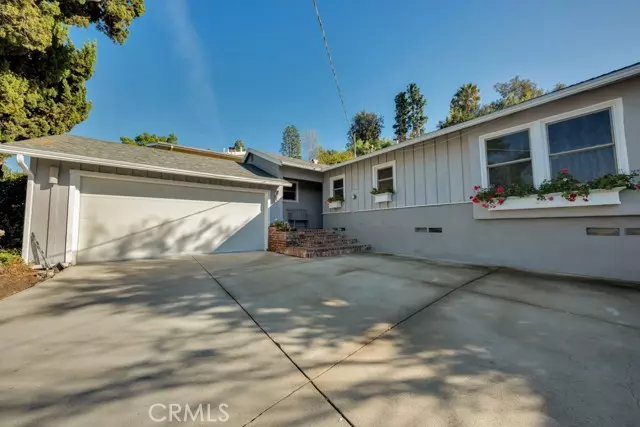 21858 De La Luz Avenue, Woodland Hills, CA 91364