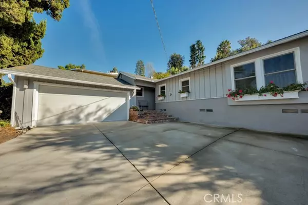 21858 De La Luz Avenue, Woodland Hills, CA 91364