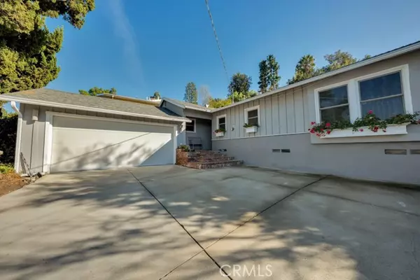 21858 De La Luz Avenue, Woodland Hills, CA 91364