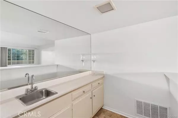 Sherman Oaks, CA 91403,4647 Willis Avenue #224