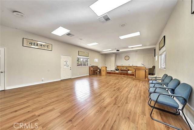 North Hills, CA 91343,16060 Nordhoff Street