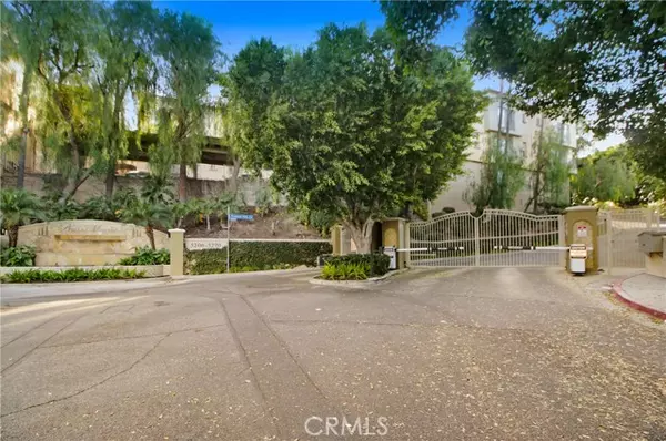 5200 Premiere Hills Circle #246, Woodland Hills, CA 91364