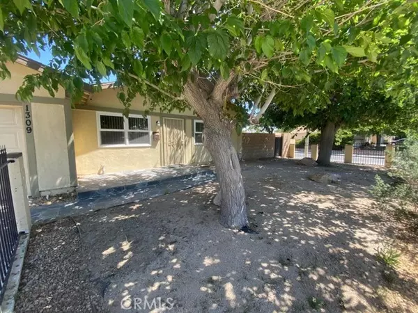 1309 E Avenue J4, Lancaster, CA 93535