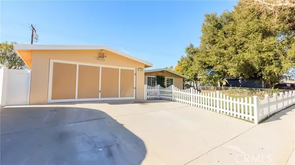 Saugus, CA 91350,27419 Santa Clarita Road